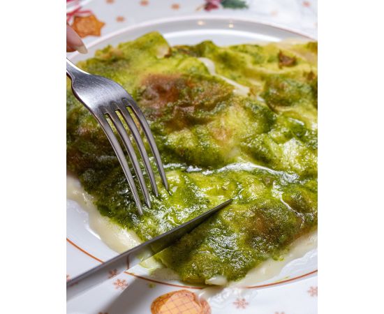 focaccia con queso y pesto